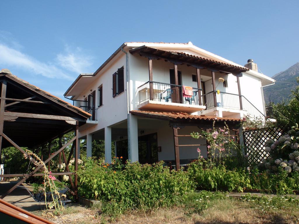Kariotes Meraklis Rooms المظهر الخارجي الصورة