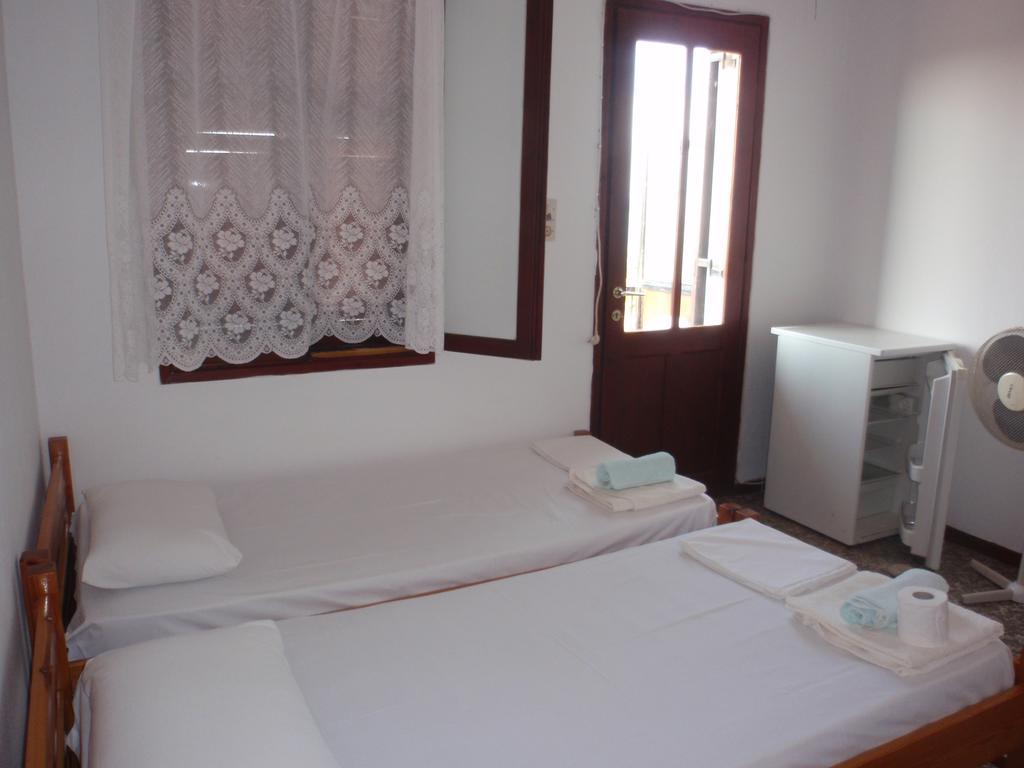 Kariotes Meraklis Rooms المظهر الخارجي الصورة